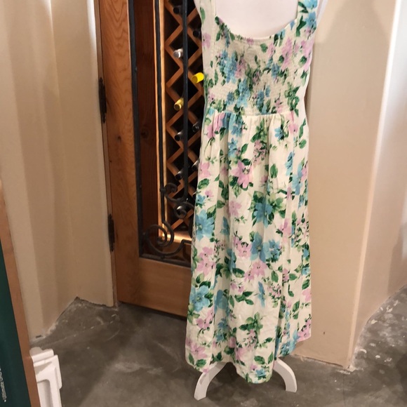 Gorgeous Plus Size Linen Spring Dress with Pockets - Picture 2 of 3